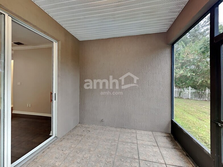 Building Photo - 1560 Mountclair Ct