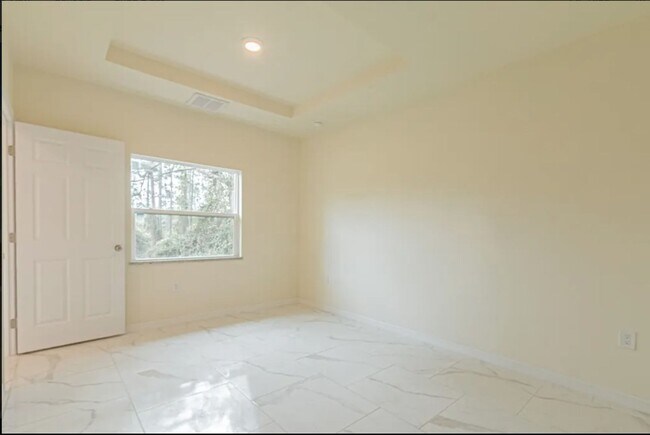 Building Photo - Great Location in Lake Placid-Large Three ...