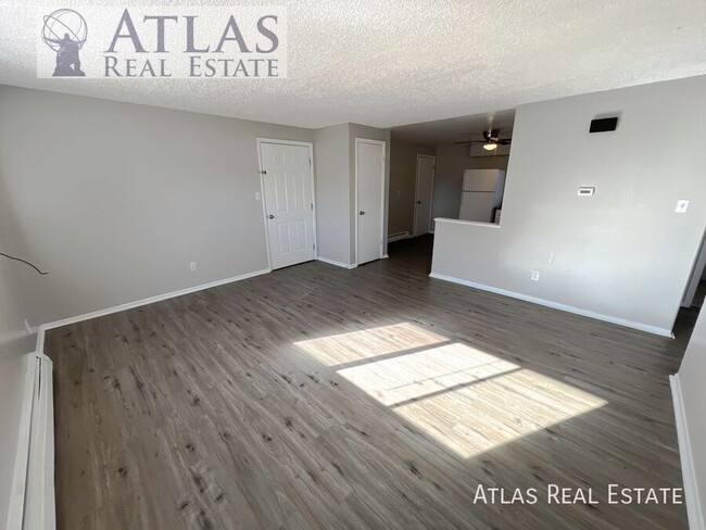 Primary Photo - Amazing Newly Renovated 2 Bedroom Near His...