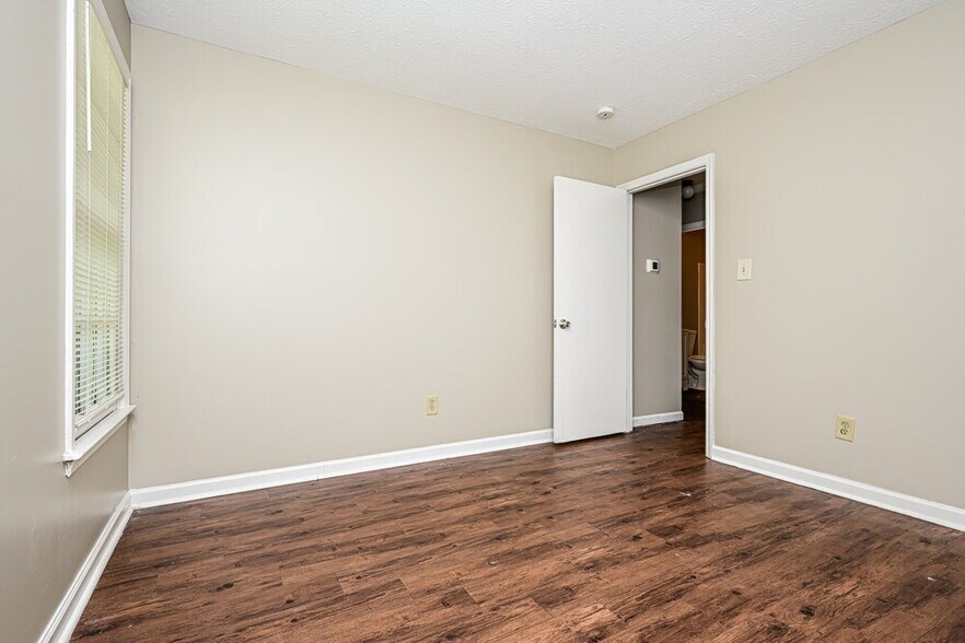 Building Photo - 1161 Salisbury Trail