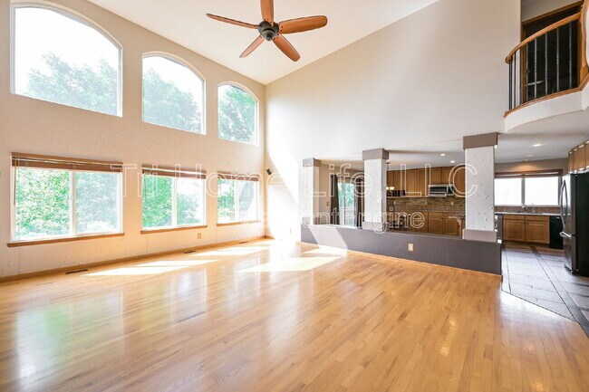 Building Photo - 9865 Glenstone Trail
