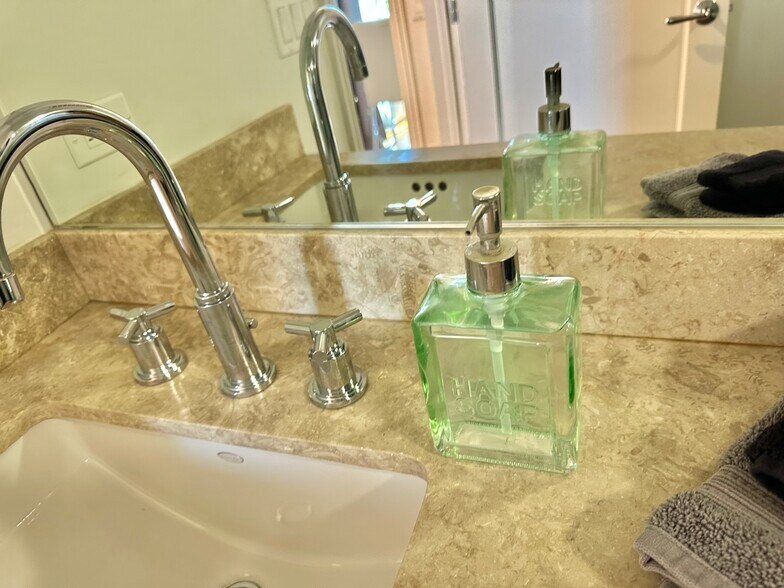 Building Photo - 3750 Market St