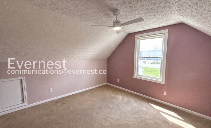 Building Photo - 4759 Perlman St