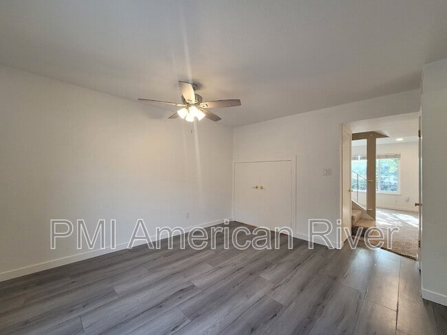 Building Photo - 6693 Greenback Ln