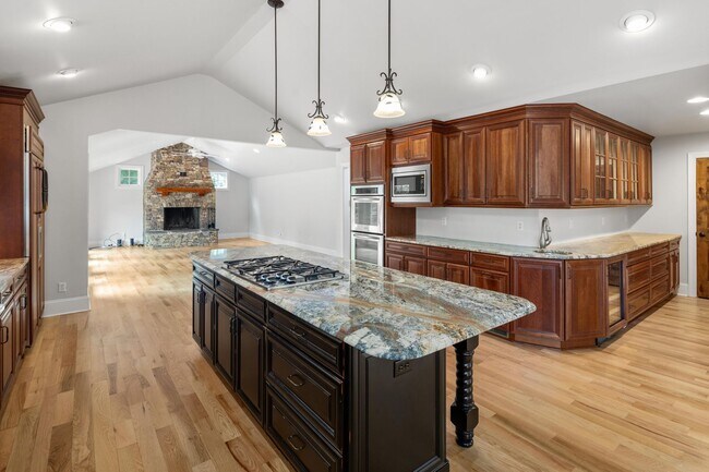 Building Photo - Spacious and Private Home in Biltmore Forest
