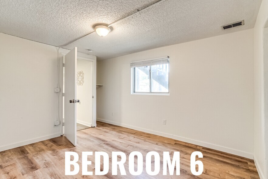 Building Photo - 9341 Hoffman Way