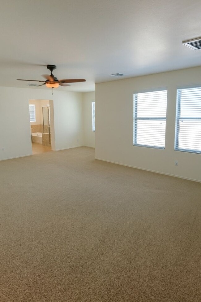 Building Photo - Charming 3BR House in Buckeye