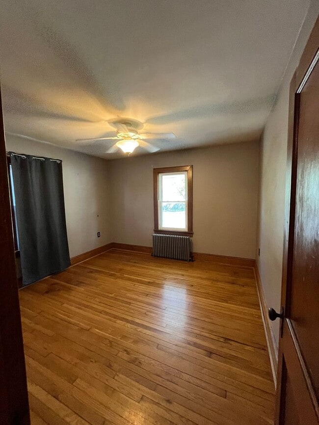 Building Photo - 3BR Home with Large Yard & Extra Storage