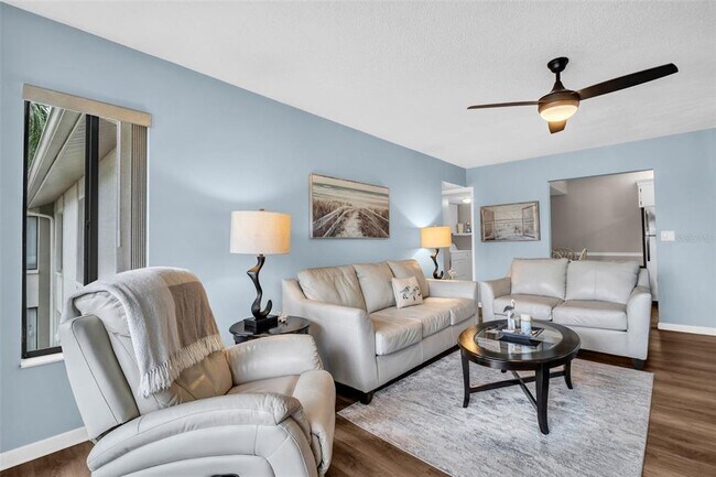 Building Photo - 2523 Pine Ridge Way S