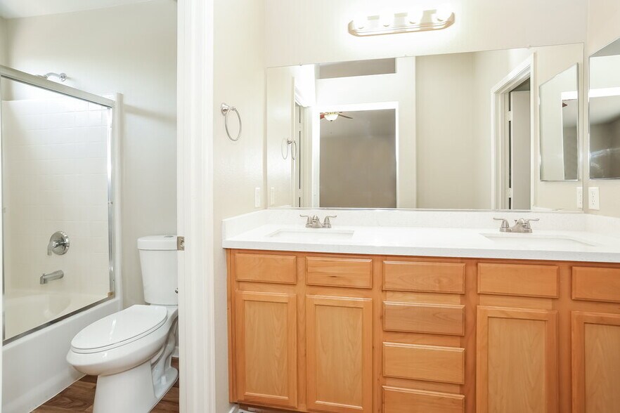 Building Photo - 6238 Morning Wing Dr