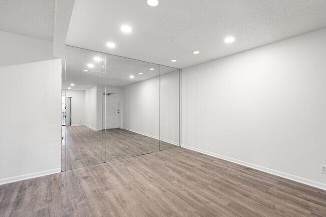 Building Photo - 3618 Alder Dr
