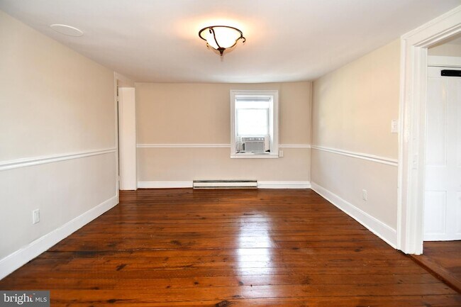 Building Photo - 17 - Apt. #1 Madision Street Unit