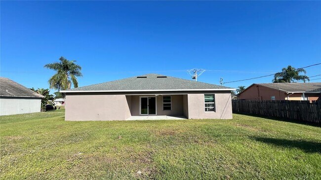 Building Photo - 1550 Pace Dr NW