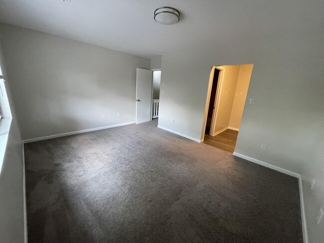Building Photo - 147 Harvest Dr