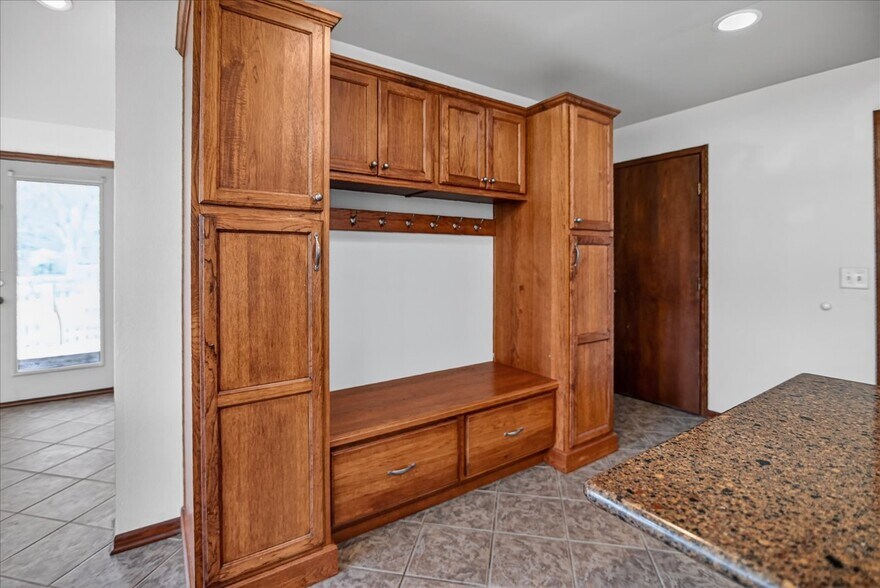 Building Photo - 1014 N Westfield Rd