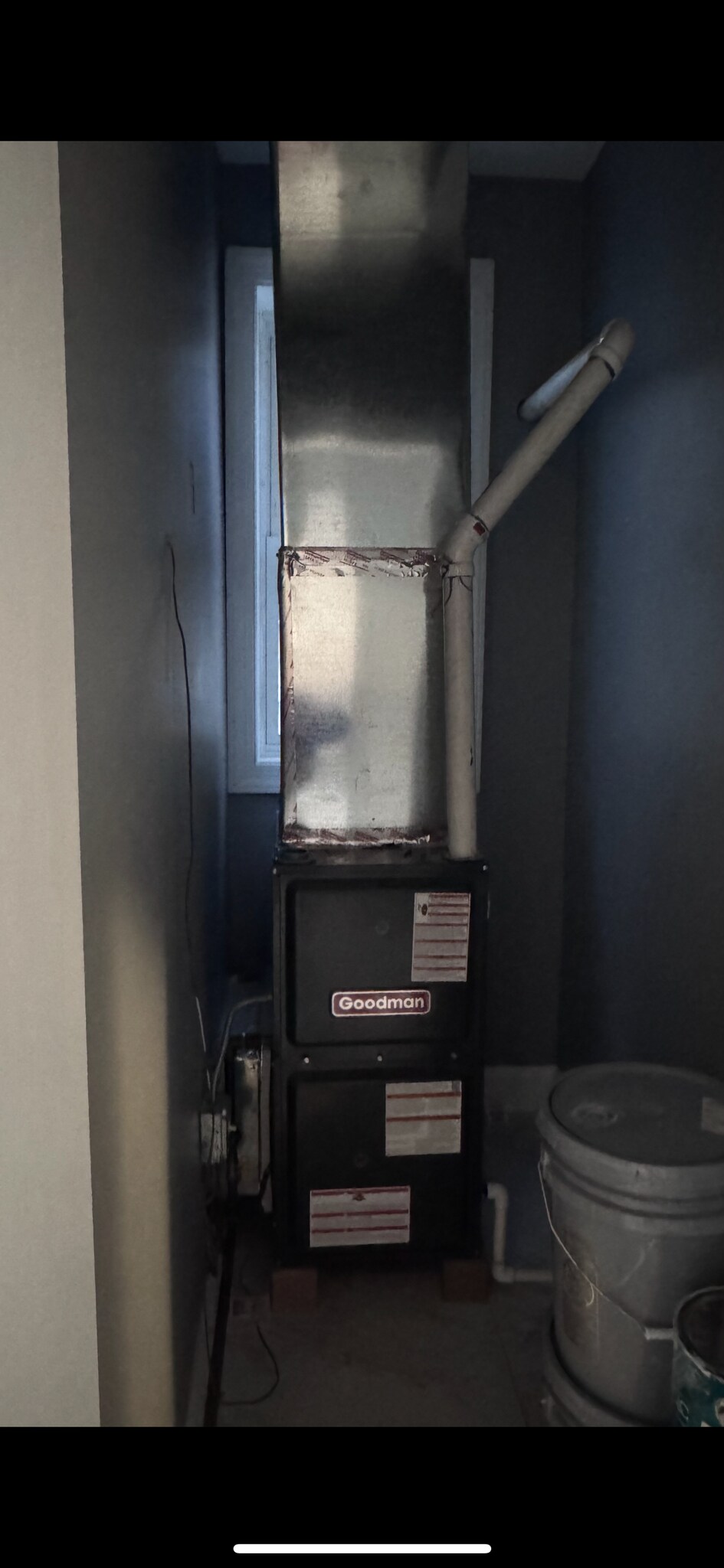 Forced heat room with a little bit of space - 3313 W 38th Pl