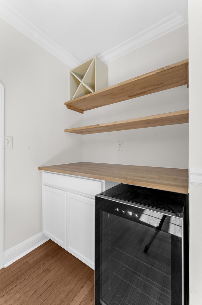 Building Photo - 774 Creekside Dr