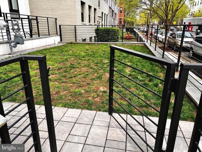 Building Photo - 1331 K St SE