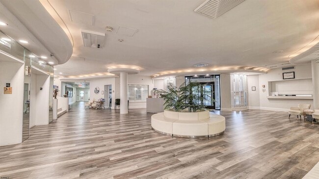 Building Photo - 101 S Raleigh Ave