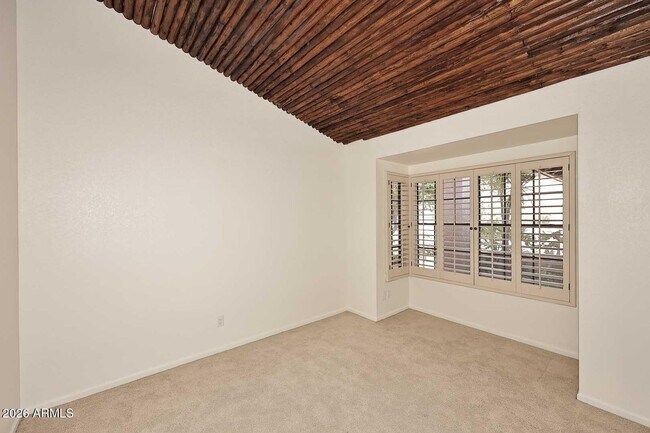 Building Photo - 9969 E Bayview Dr
