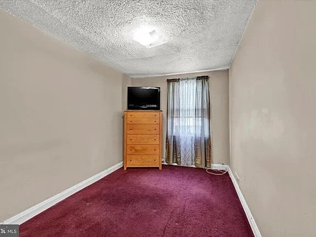Building Photo - 3240 Westmont- YOUR NEXT HOME AWAITS