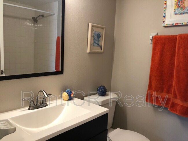 Building Photo - 298 Cypress Ln