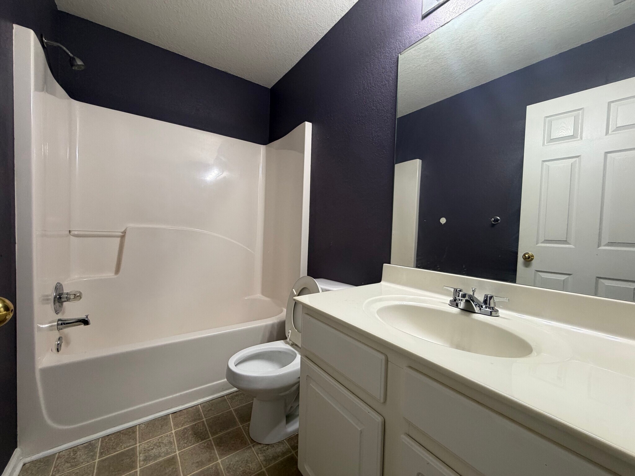 2nd Floor Hall Bath - 2807 Snapfinger Mnr