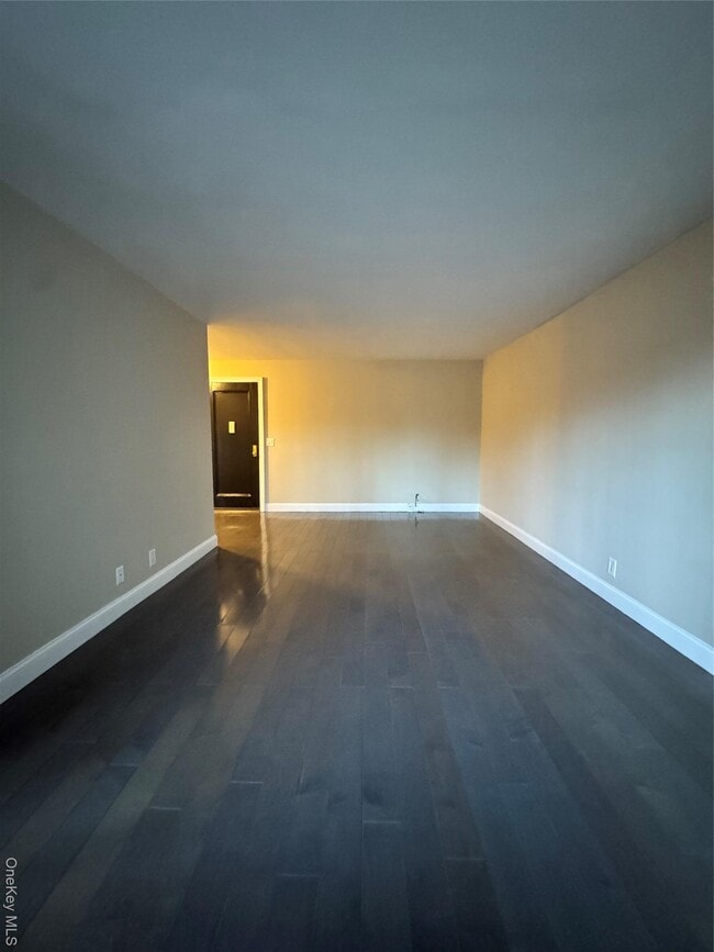 Building Photo - 555 Broadway