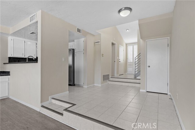 Building Photo - 33532 Valley View Ct