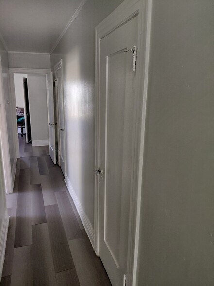 Building Photo - 2627 Buckingham Rd