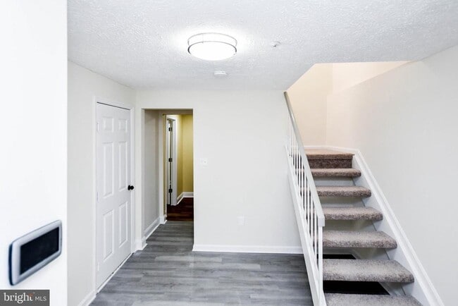 Building Photo - 5908 Grenfell Loop