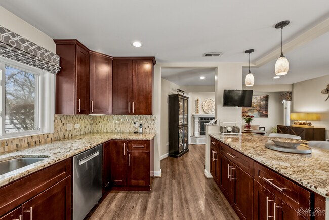 Building Photo - 208 Brookdale Ln