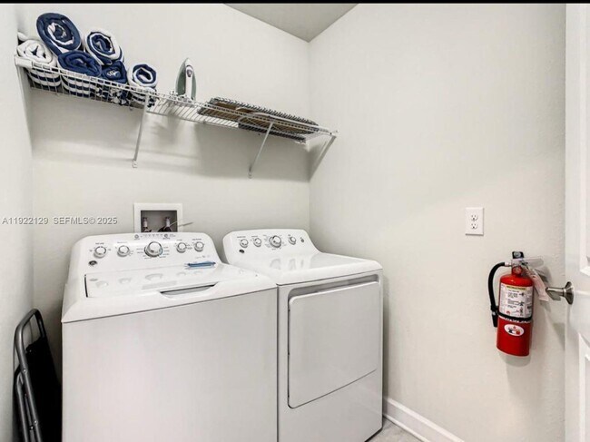 Building Photo - 653 Ocean Course Ave