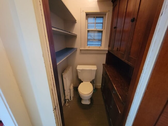 Building Photo - AVAILABLE JUNE 1ST -  Huge 4 Story Hillside Home!