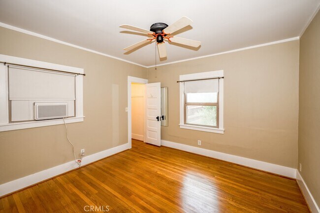 Building Photo - 1243 Yosemite Dr