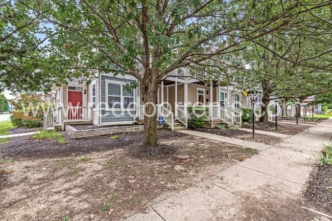 Building Photo - Stylish 2-Bed, 2.5-Bath Home in Prime Loca...