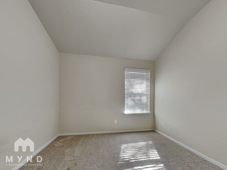 Building Photo - 20216 Boggy Ford Rd