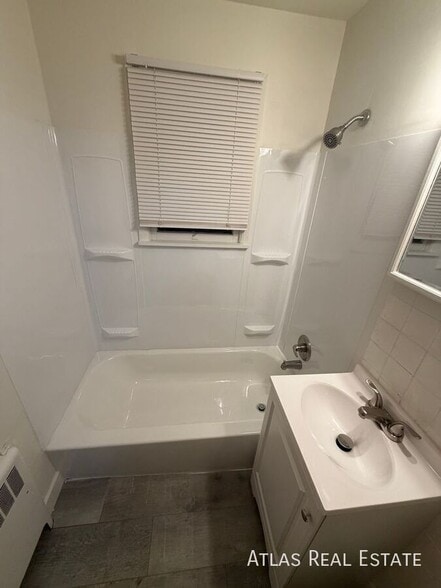 Building Photo - 5110 S Pearl St