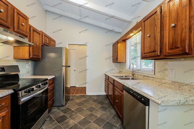 Building Photo - 4608 S Willis Ave