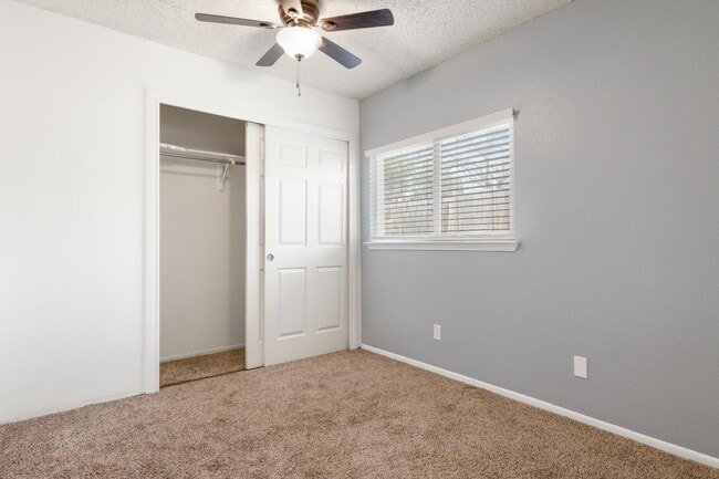 Building Photo - 5718 Champions Hill Dr