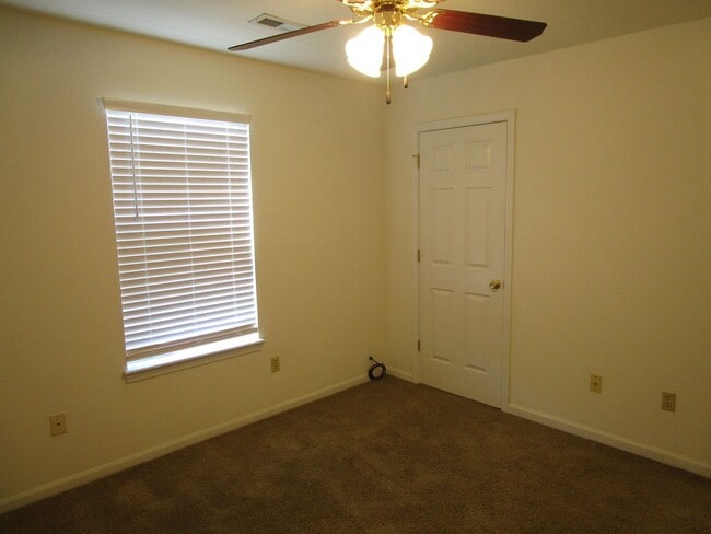 Building Photo - 2412-2414 Calder Ct.