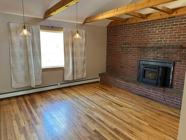 Building Photo - 15 Goen Rd