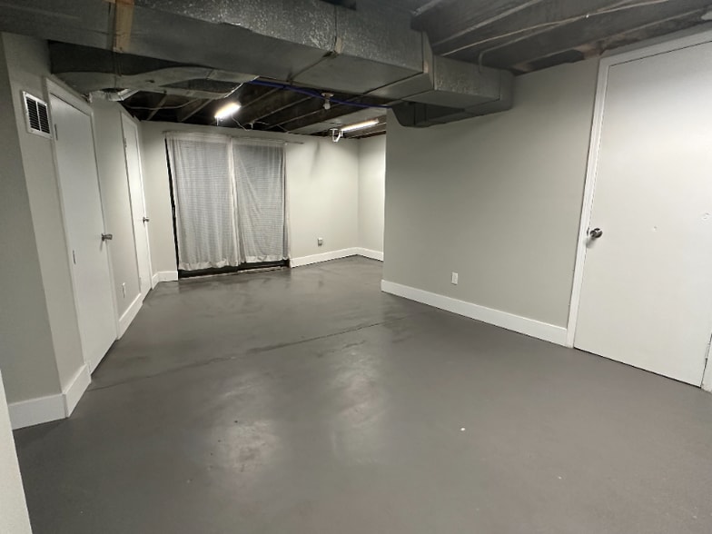 Building Photo - 813 Reading Rd