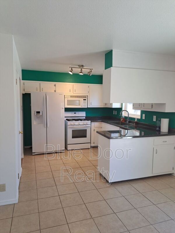 Building Photo - 3416 Parsifal St NE