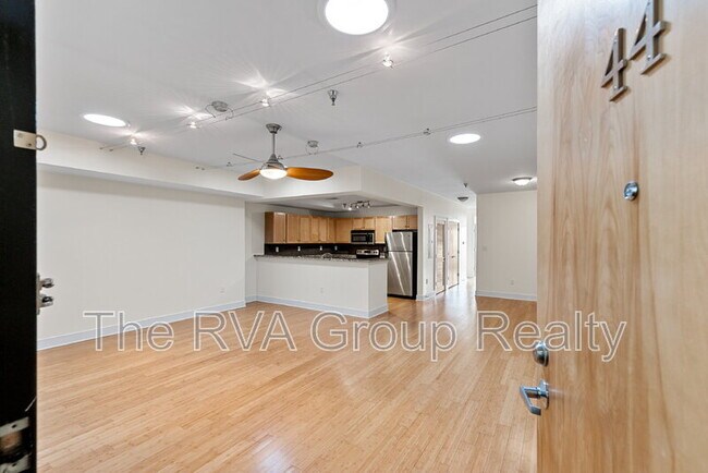 Building Photo - 110 W Marshall St