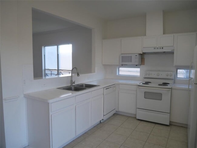 Building Photo - 6289 Wilcrest Dr