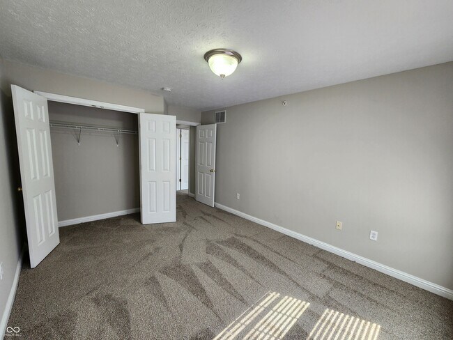 Building Photo - 1479 Autumn Oak St