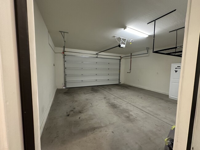 2 car garage - 1636 E Jardin Pl