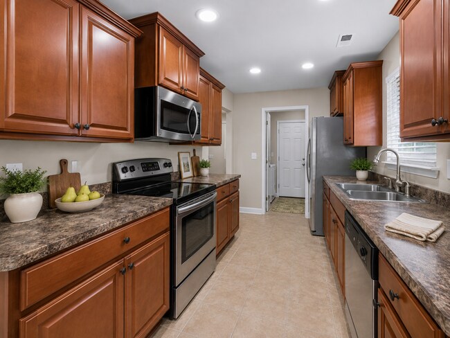 Building Photo - 6907 Breyerton Way SE