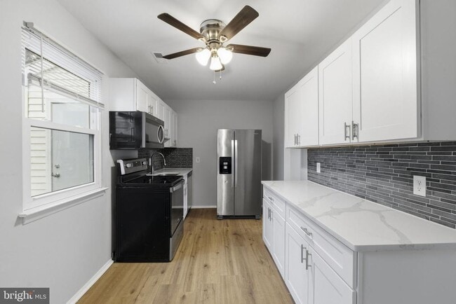 Building Photo - 341 Clarkson St